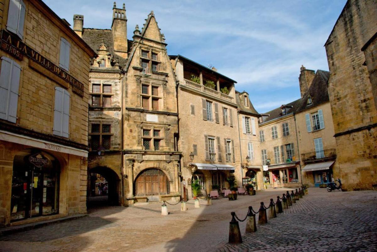 La Vieille Ferme: Superbe Complexe De 3 Gites En Pierre Avec Piscine Au Coeur Du Perigord Noir Saint-Genies Экстерьер фото